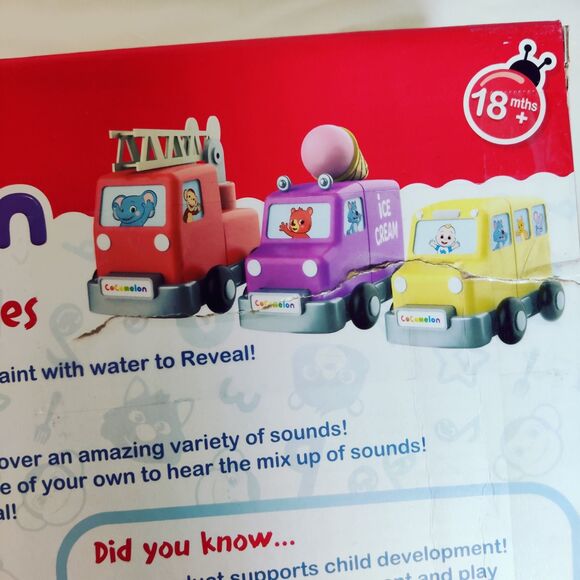CoComelon Build & Reveal Musical Vehicles School Bus Fire Engine Ice Cream Truck - Picture 14 of 16